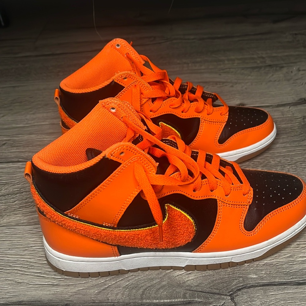 Nike dunks. Used. Men size 8
